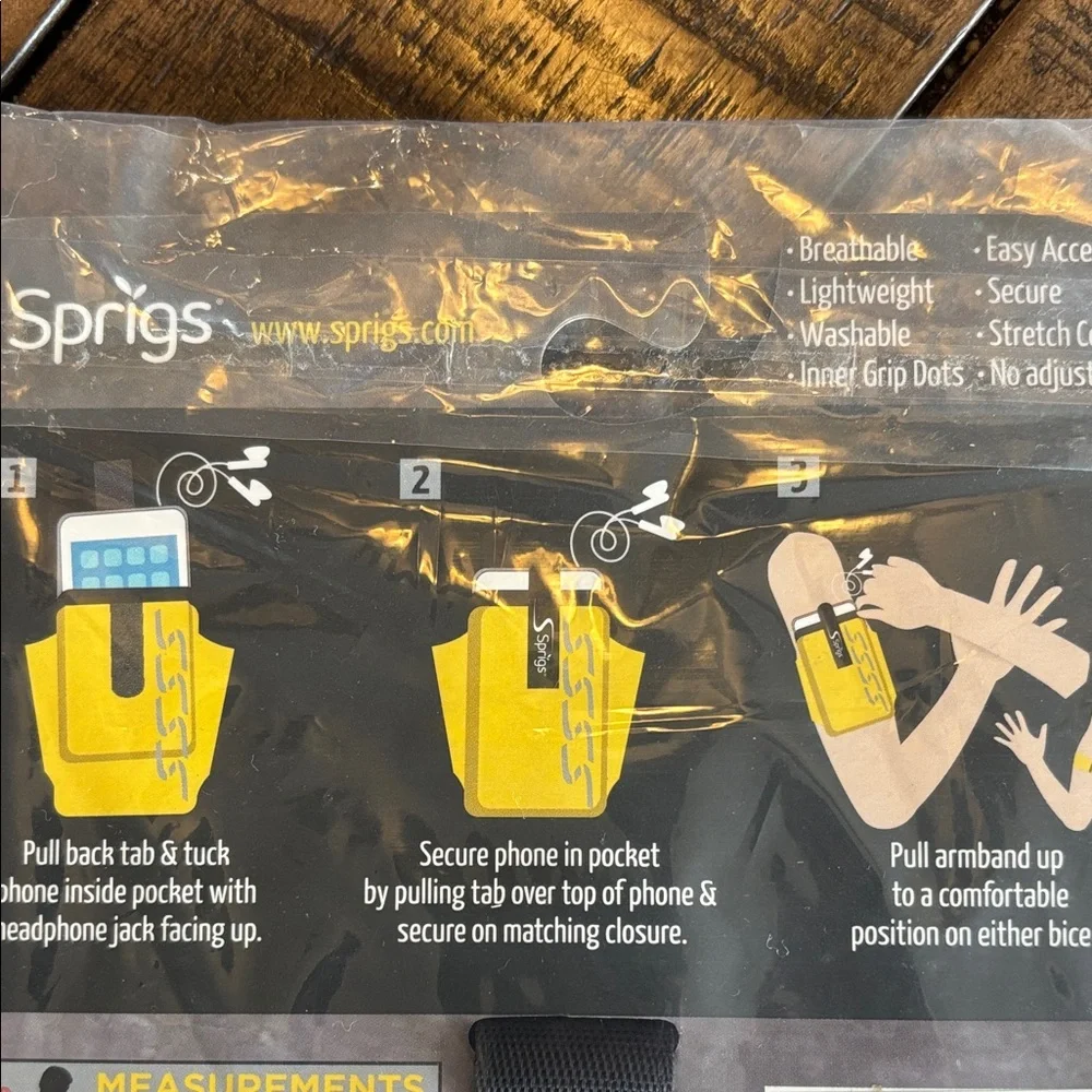 Sprigs Banjees Black Armband